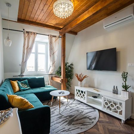 Apartamenty Pioro I Atrament Thorn Exterior foto