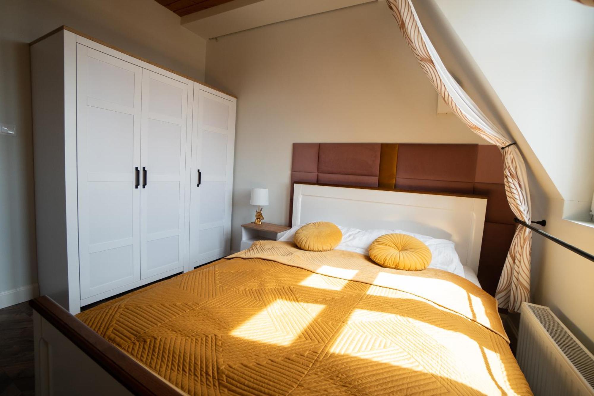 Apartamenty Pioro I Atrament Thorn Exterior foto