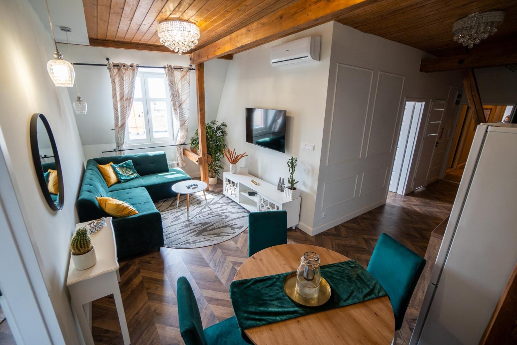 Apartamenty Pioro I Atrament Thorn Exterior foto