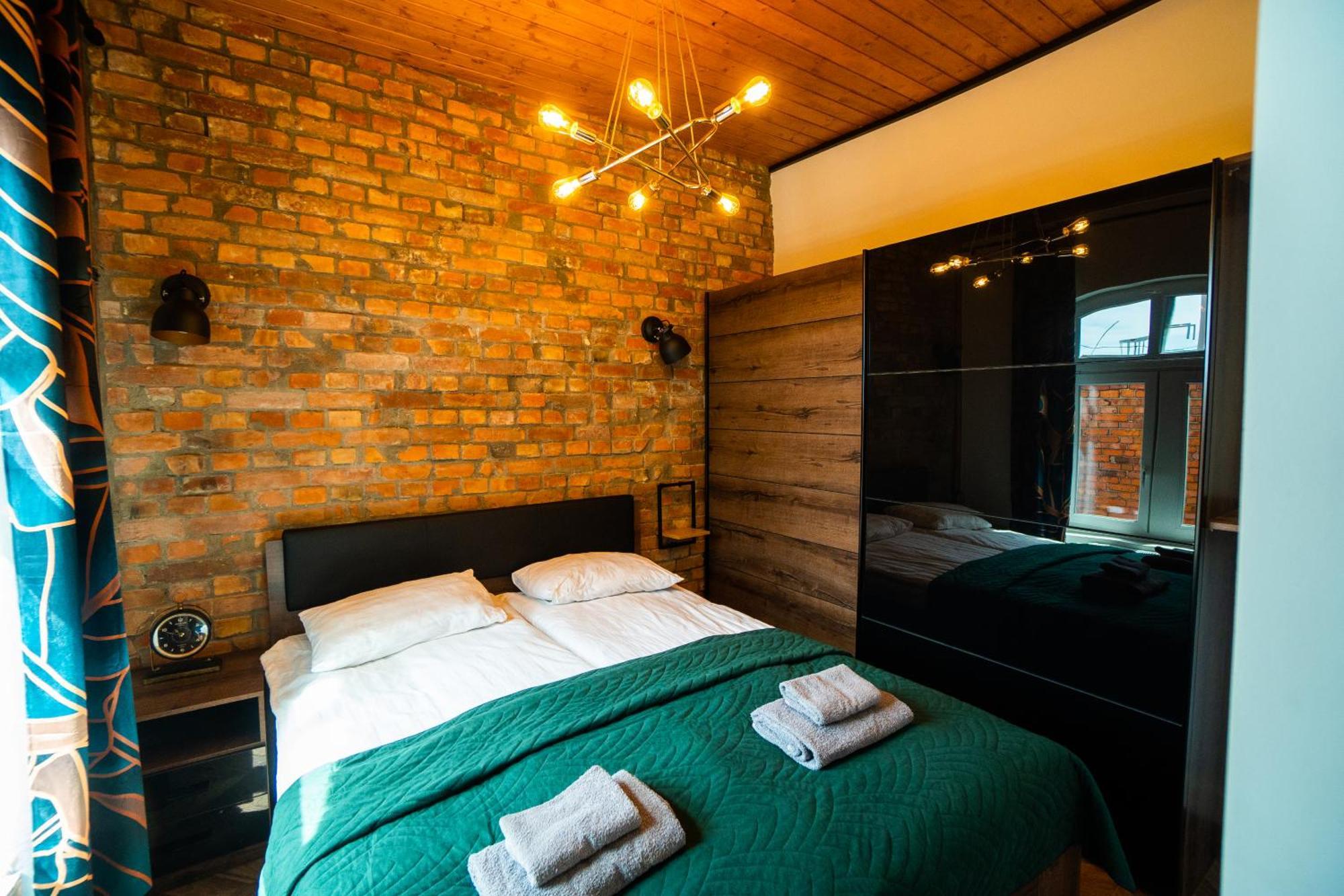 Apartamenty Pioro I Atrament Thorn Exterior foto
