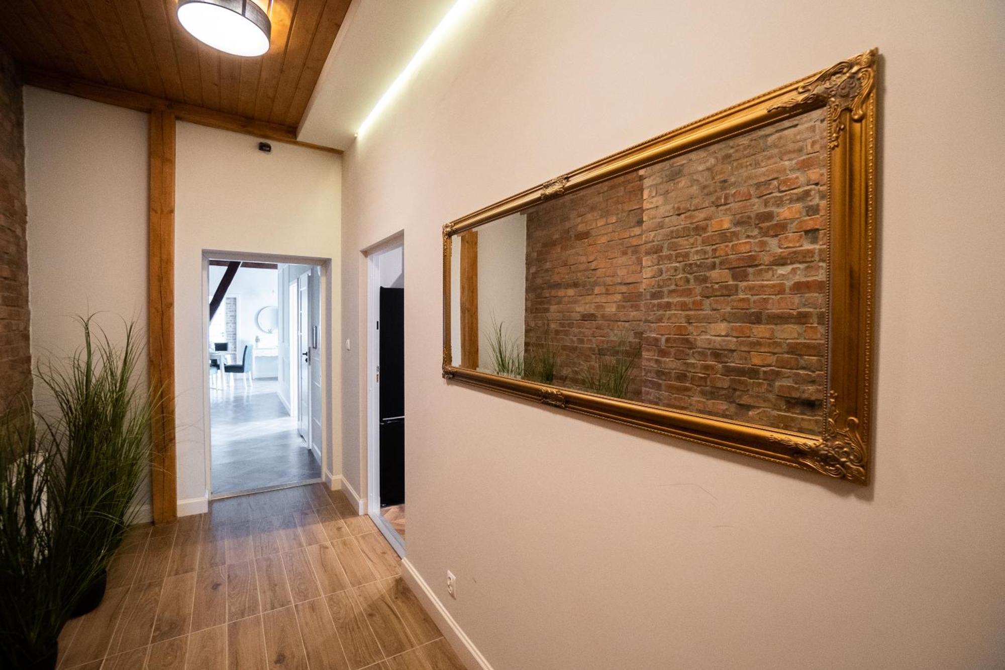 Apartamenty Pioro I Atrament Thorn Exterior foto